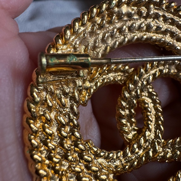 Chanel Vuntage Brooch *PRICE is FIRM* - Picture 5 of 15